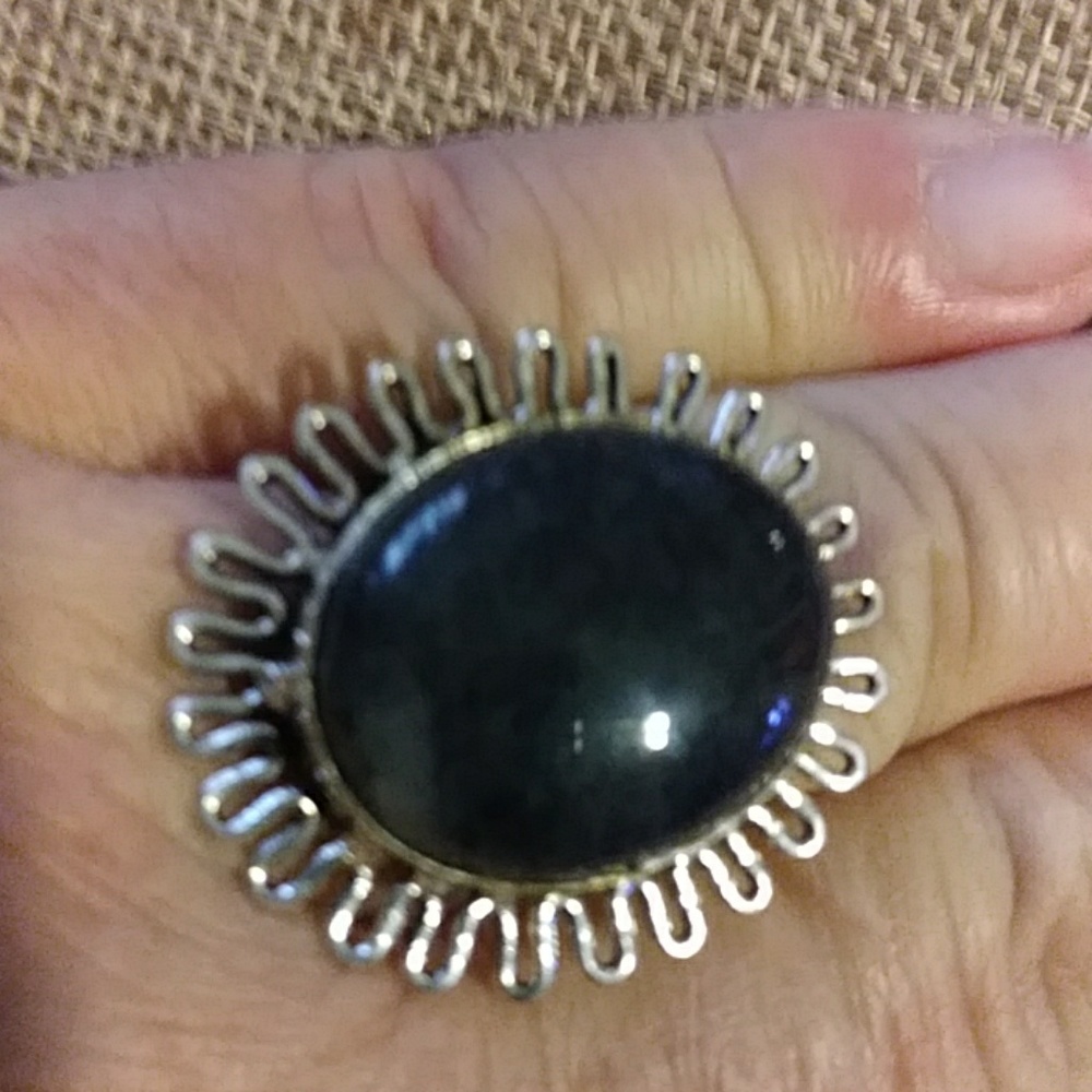 Nwt- scalloped Bali Sterling Agate ring size 8.5